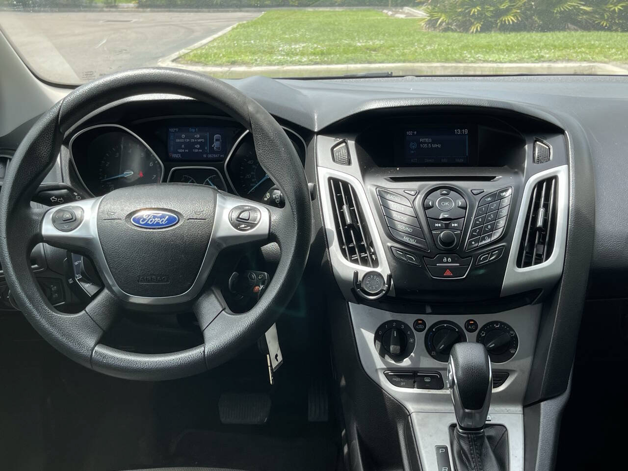 Used 2014 Ford Focus SE FWD image 6