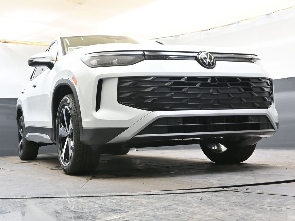 New 2026 Volkswagen Tiguan SE image 43