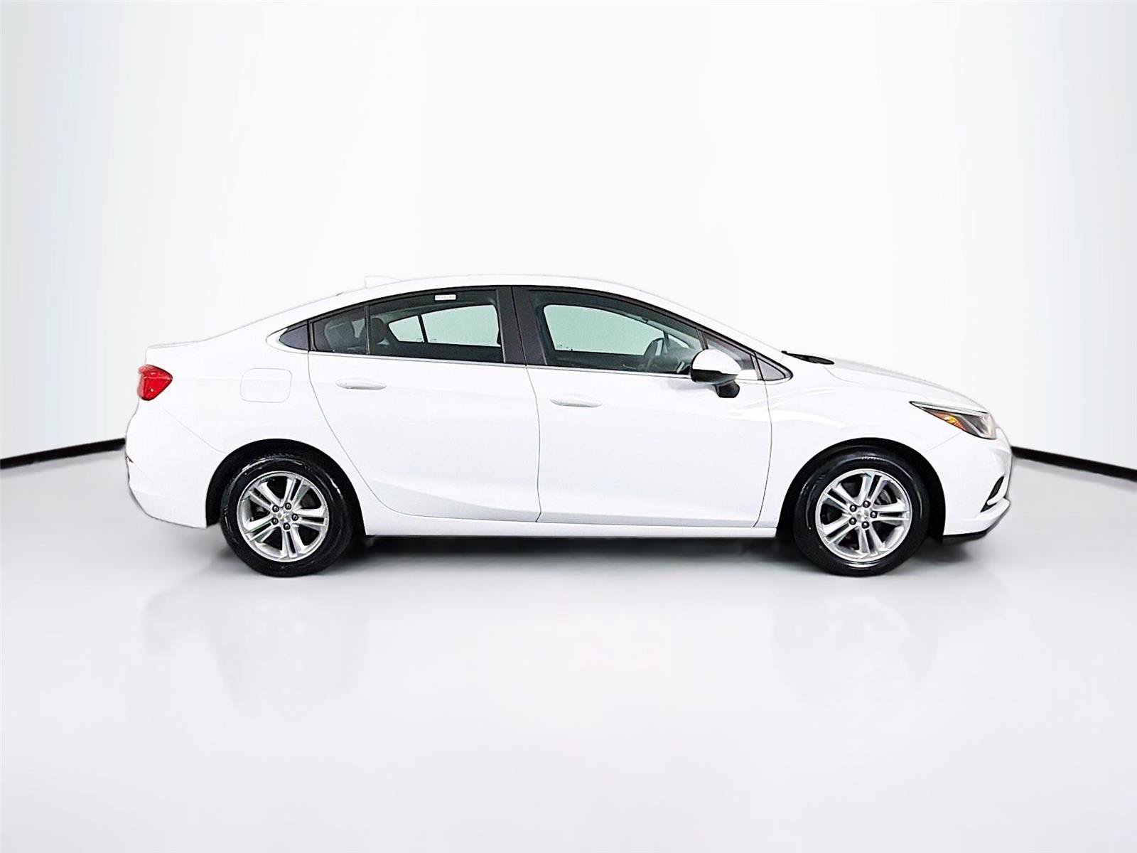 Used 2016 Chevrolet Cruze LT FWD image 12