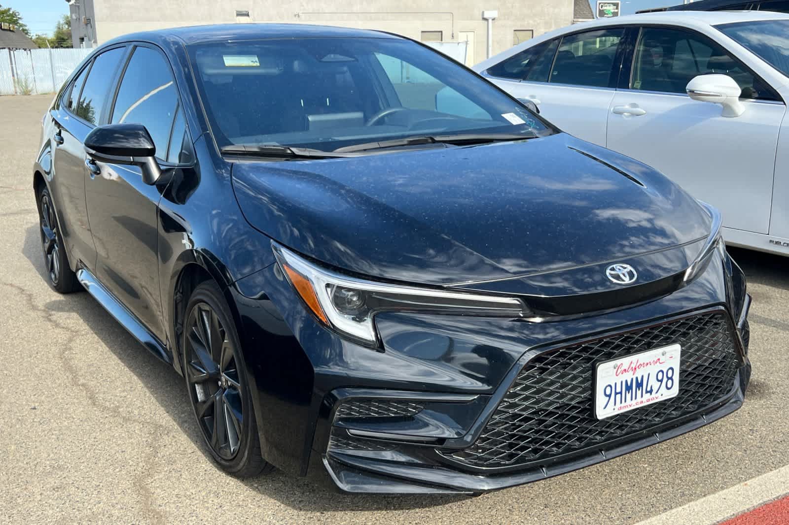 Used 2023 Toyota Corolla SE FWD image 3