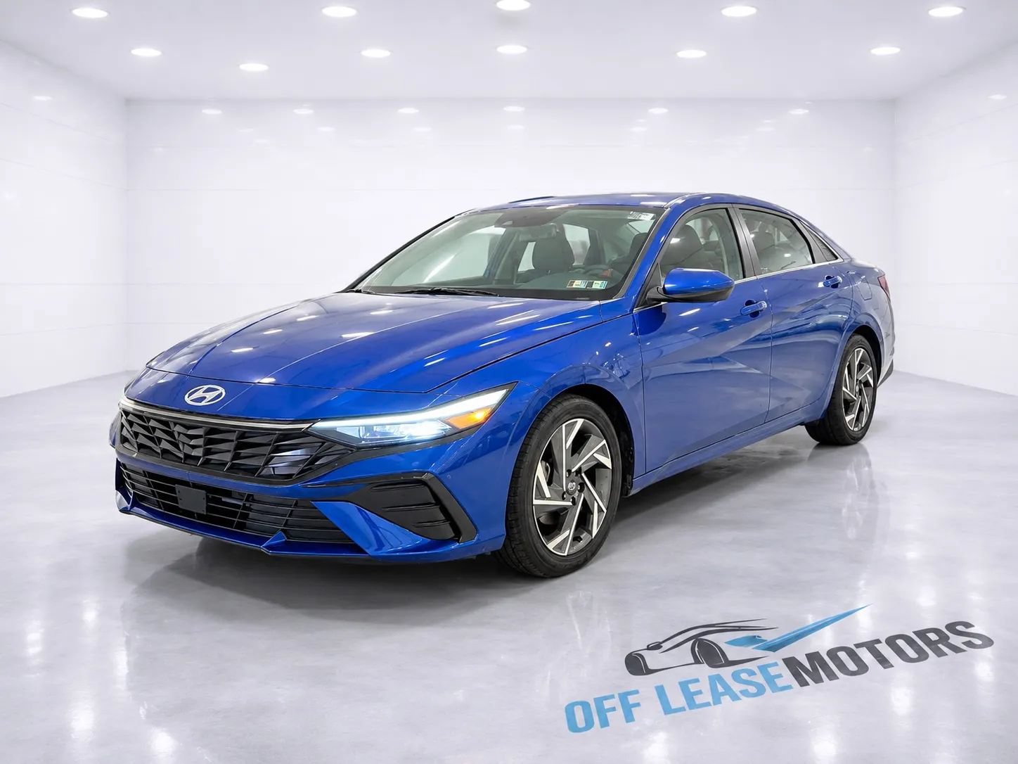 Used 2025 Hyundai Elantra SEL FWD image 1