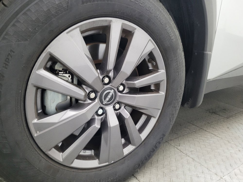 Used 2023 Nissan Pathfinder S image 31