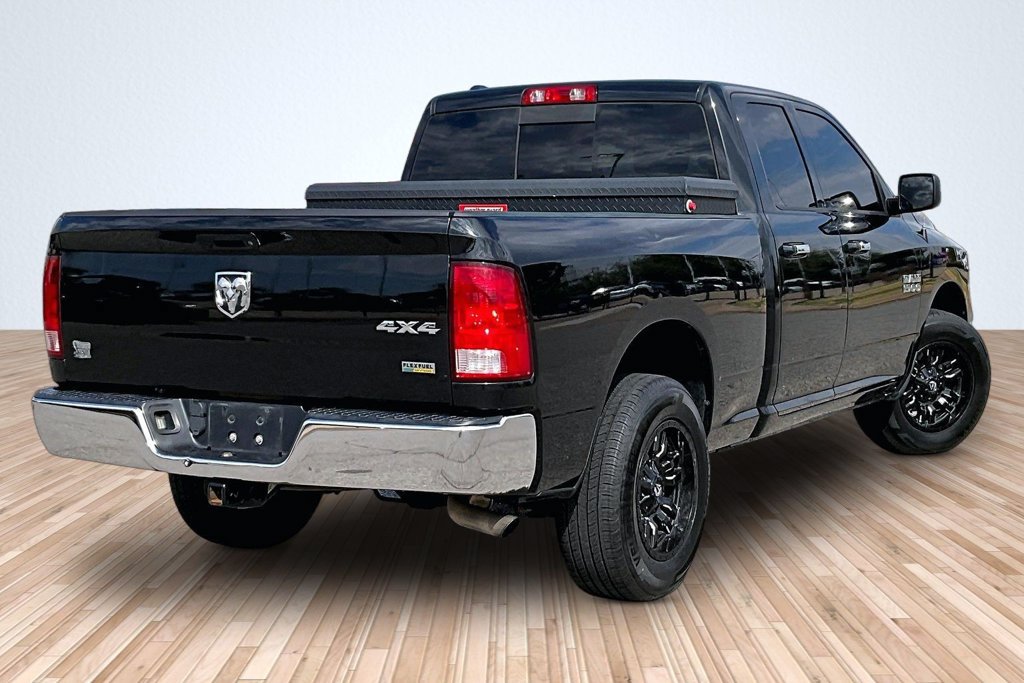 Used 2018 RAM 1500 Classic SLT AWD/4WD image 2