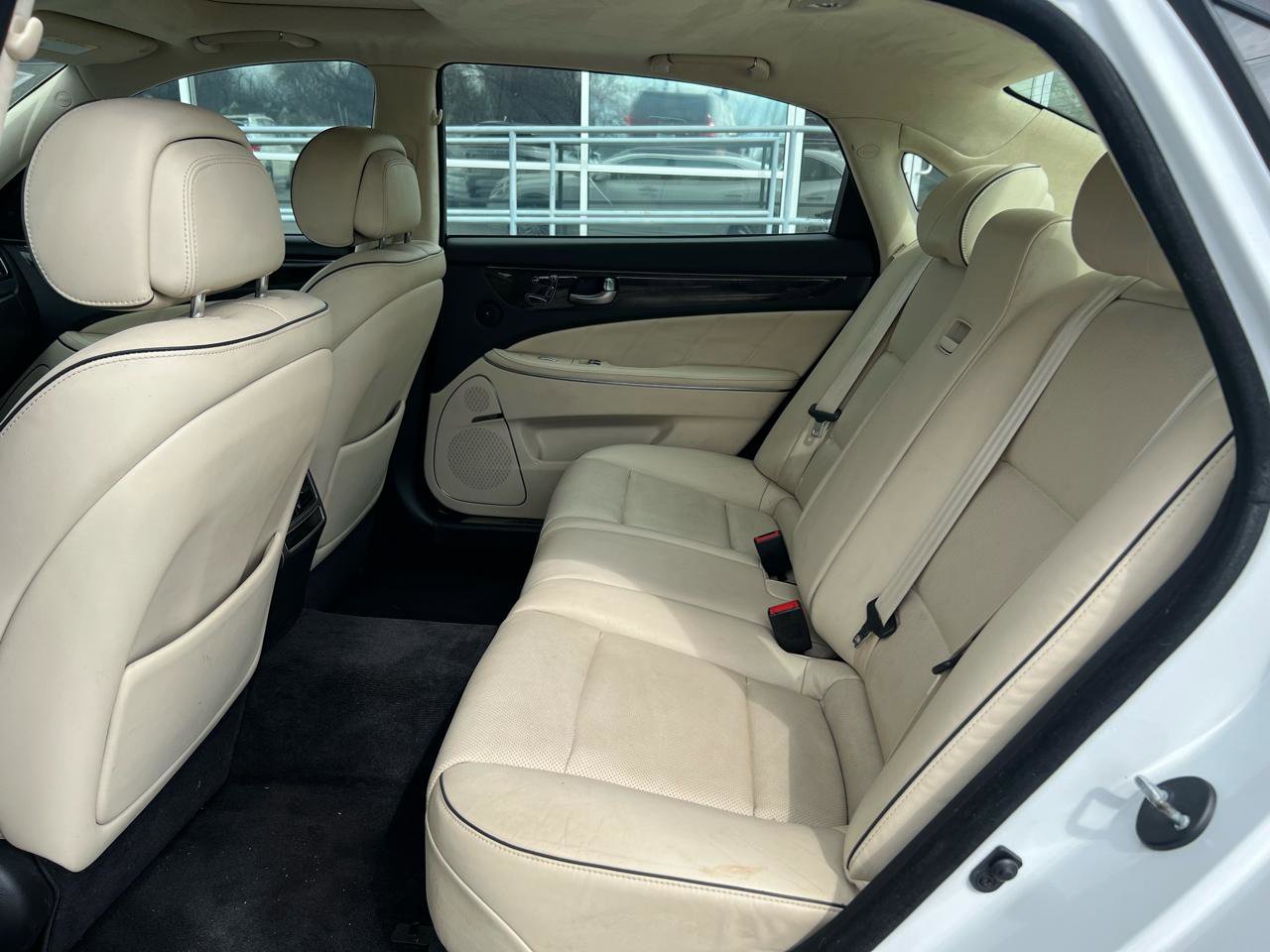 Used 2014 Hyundai Equus Signature RWD image 12