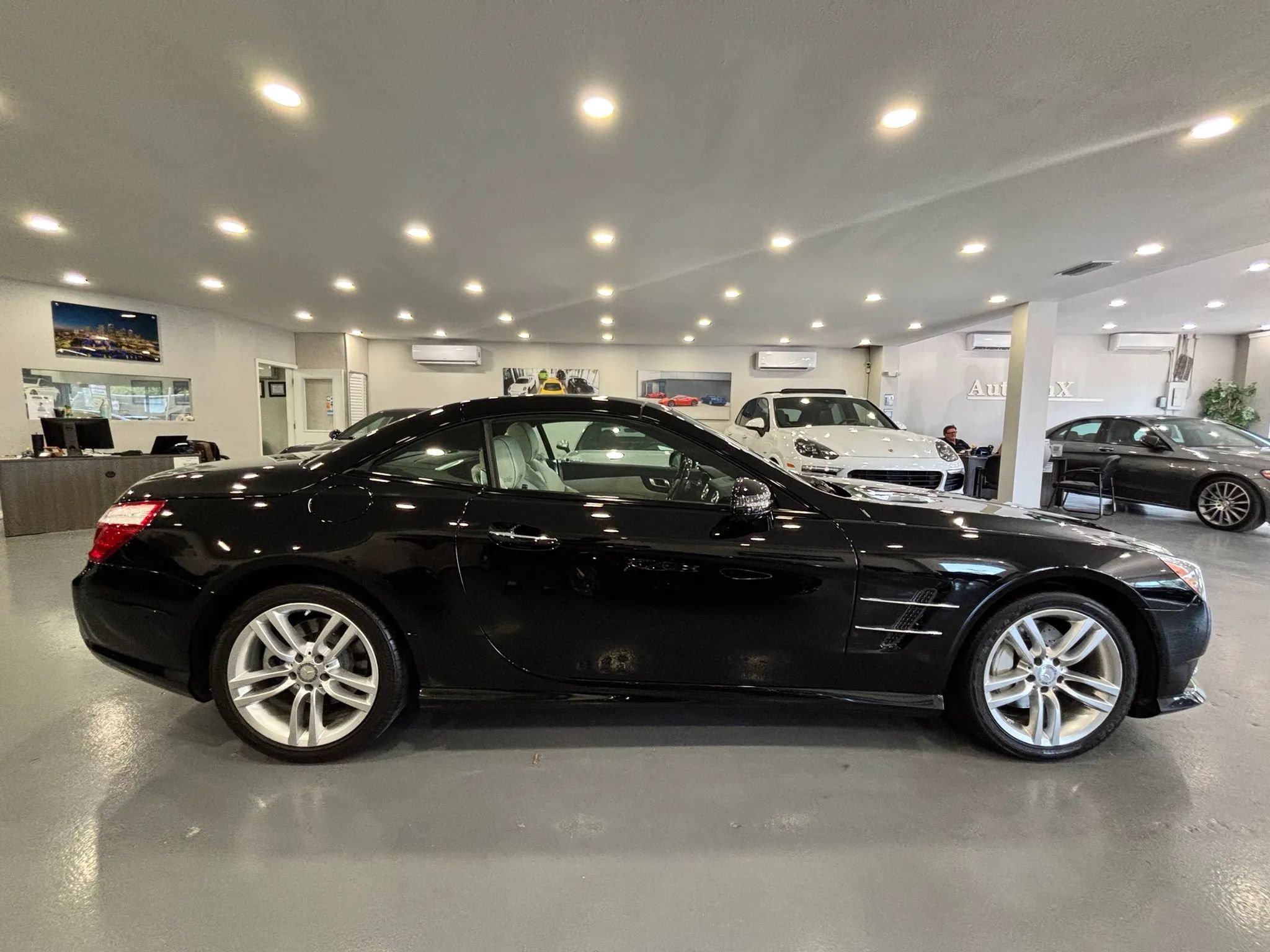 Used 2016 Mercedes-Benz SL 400 image 8