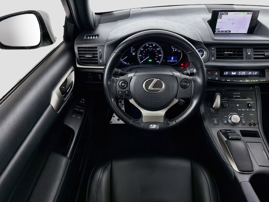 Used 2017 Lexus CT 200h w/ Navigation System Package FWD image 10