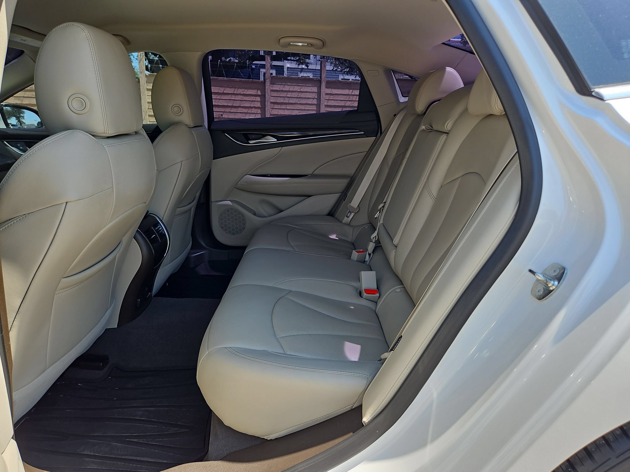 Used 2018 Buick LaCrosse Premium w/ Driver Confidence Package #2 FWD image 14