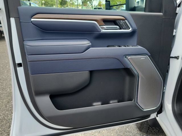 Certified 2025 Chevrolet Silverado 2500 High Country w/ Technology Package AWD/4WD image 20