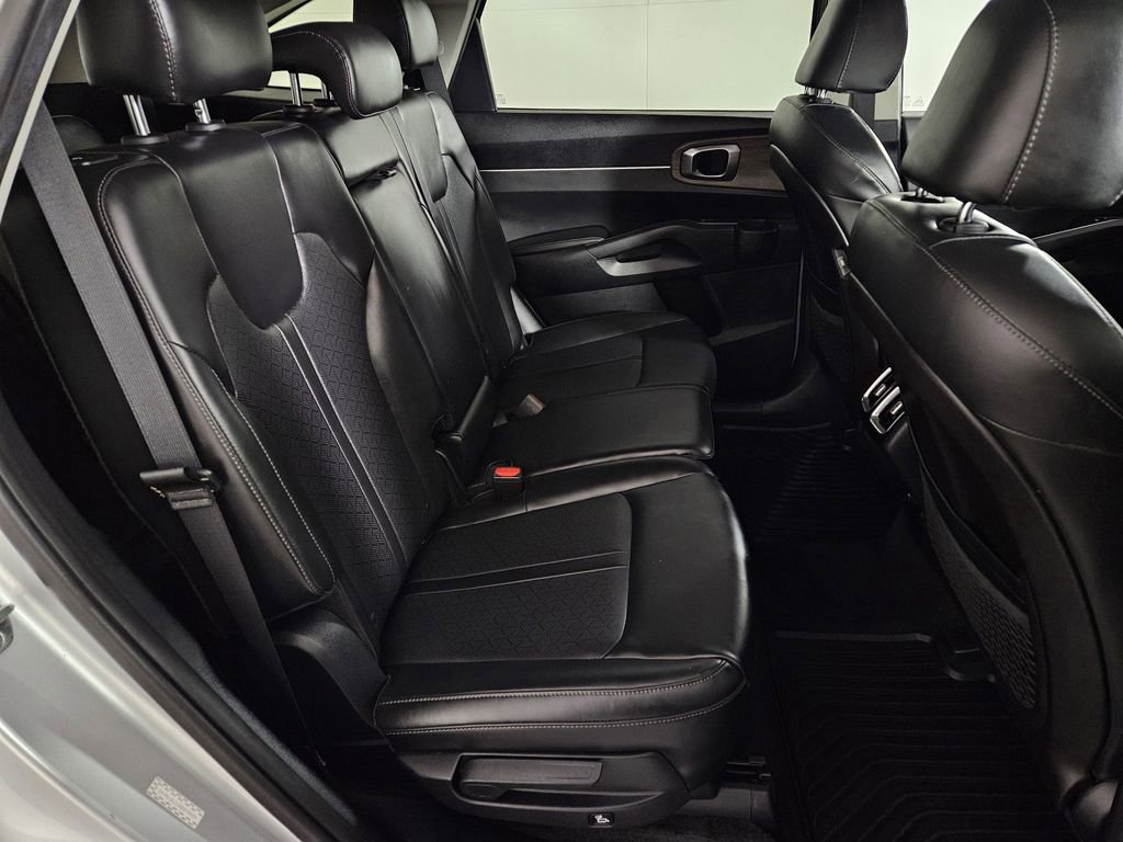 Used 2022 Kia Sorento S w/ Panoramic Sunroof Package image 28
