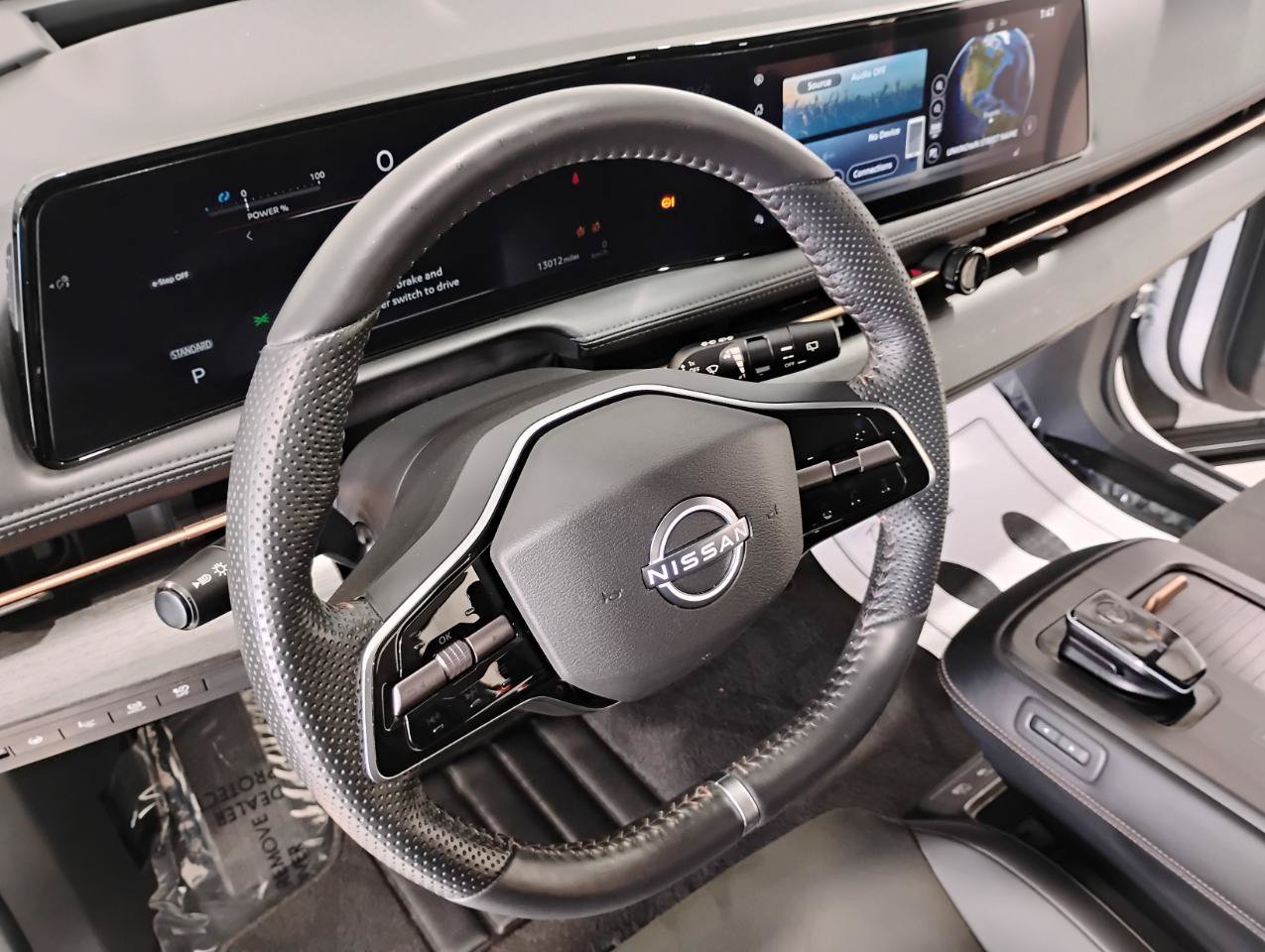 Used 2024 Nissan Ariya AWD image 27