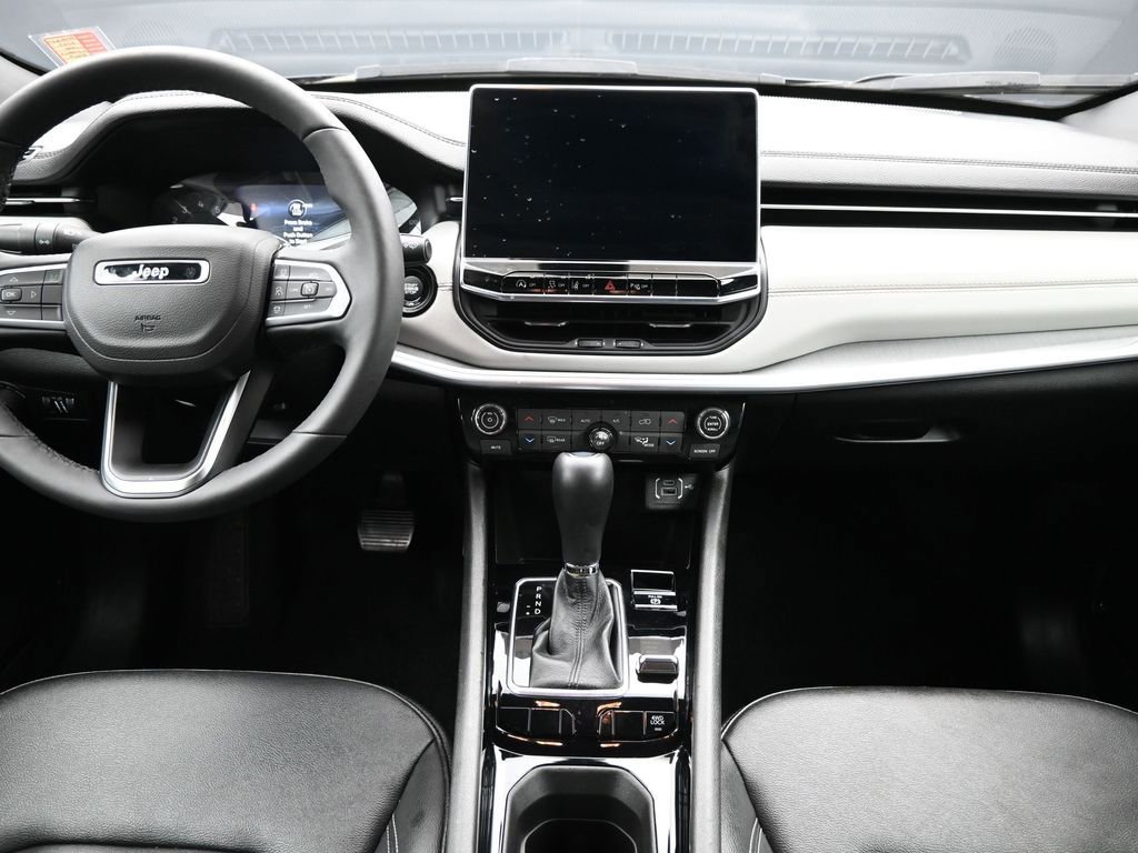 Used 2025 Jeep Compass Limited AWD/4WD image 13