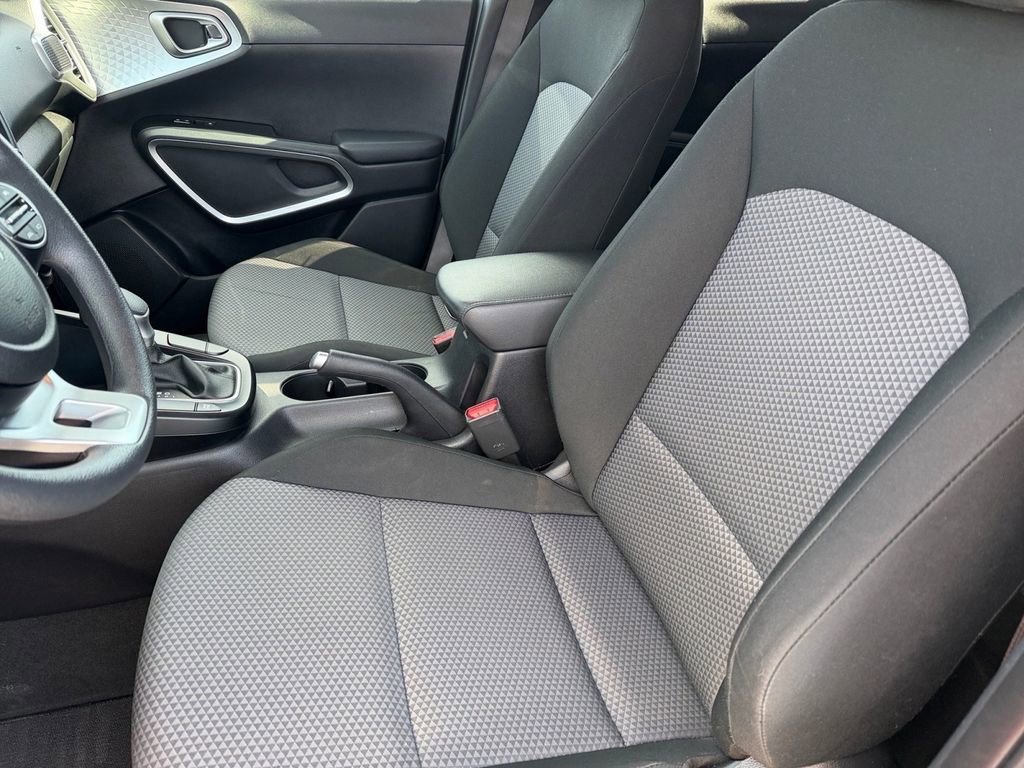 Used 2024 Kia Soul LX w/ Option Group 015 image 10