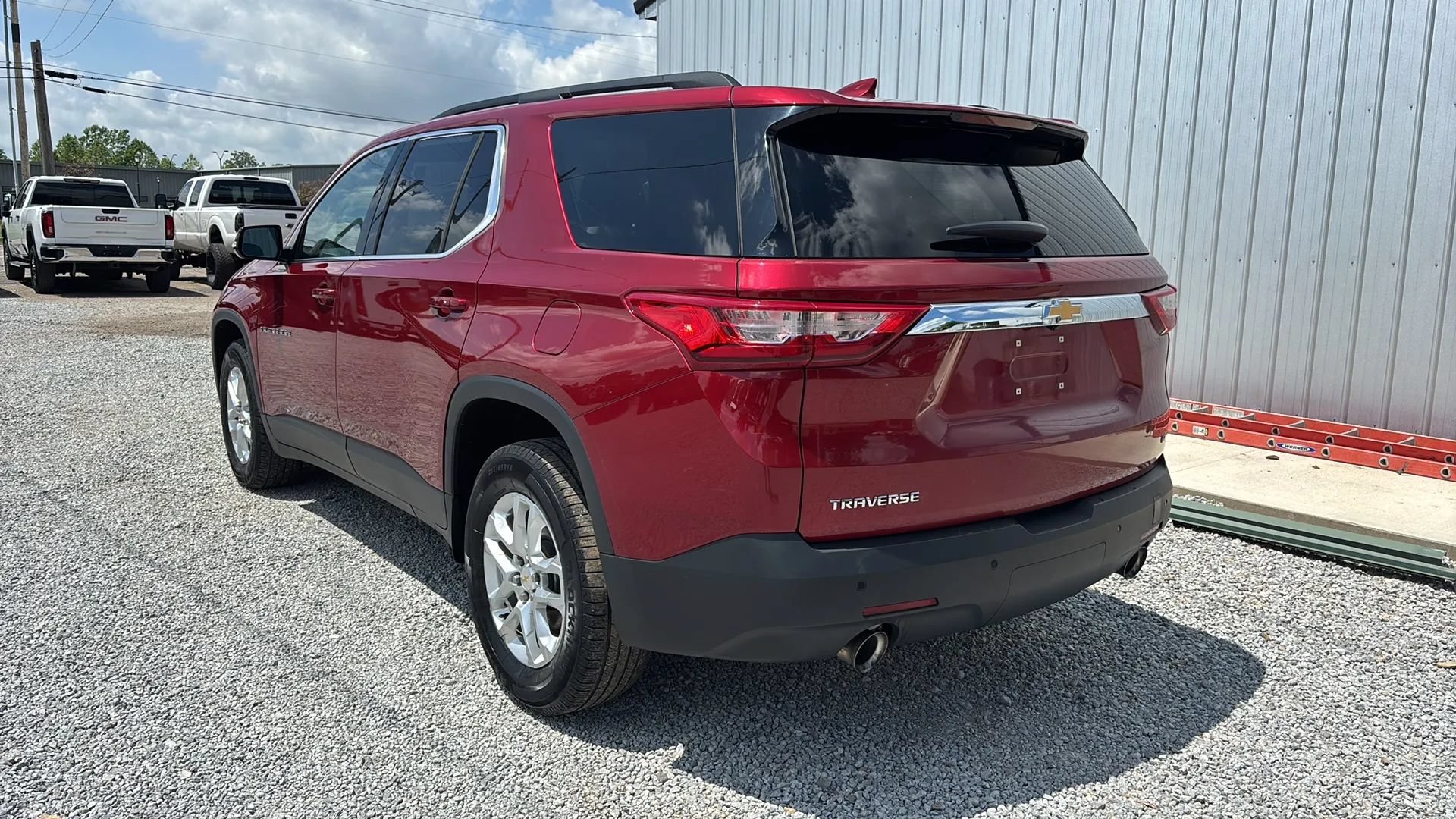 Used 2019 Chevrolet Traverse LT FWD image 3