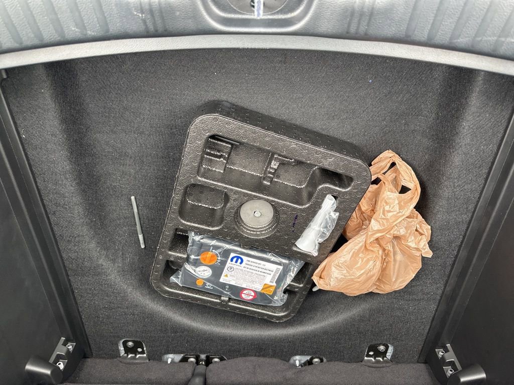 Used 2023 Jeep Compass Limited w/ Sun and Sound Group AWD/4WD image 16