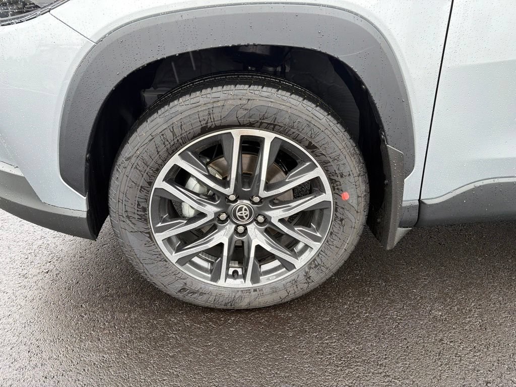 New 2026 Toyota Corolla Cross XLE AWD/4WD image 5