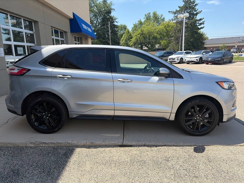 Used 2023 Ford Edge ST-Line w/ Class II Trailer Tow Package AWD/4WD image 9