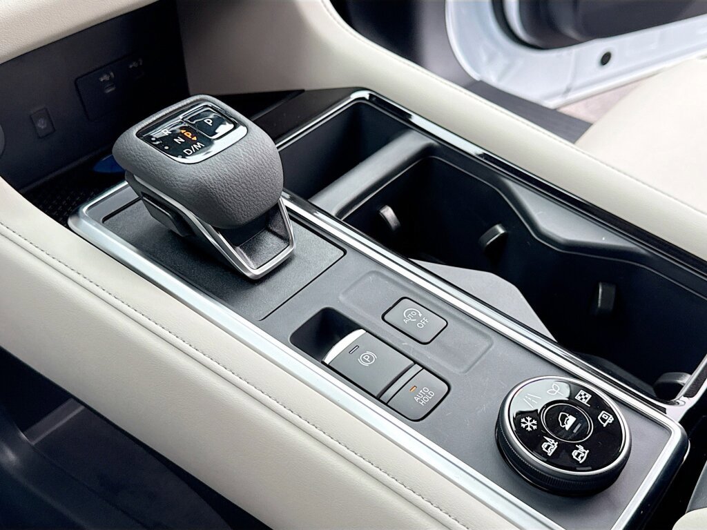 New 2026 Nissan Pathfinder SL AWD/4WD image 12