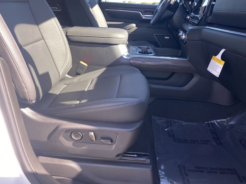 New 2026 GMC Sierra 3500 SLT w/ SLT Convenience Package image 43