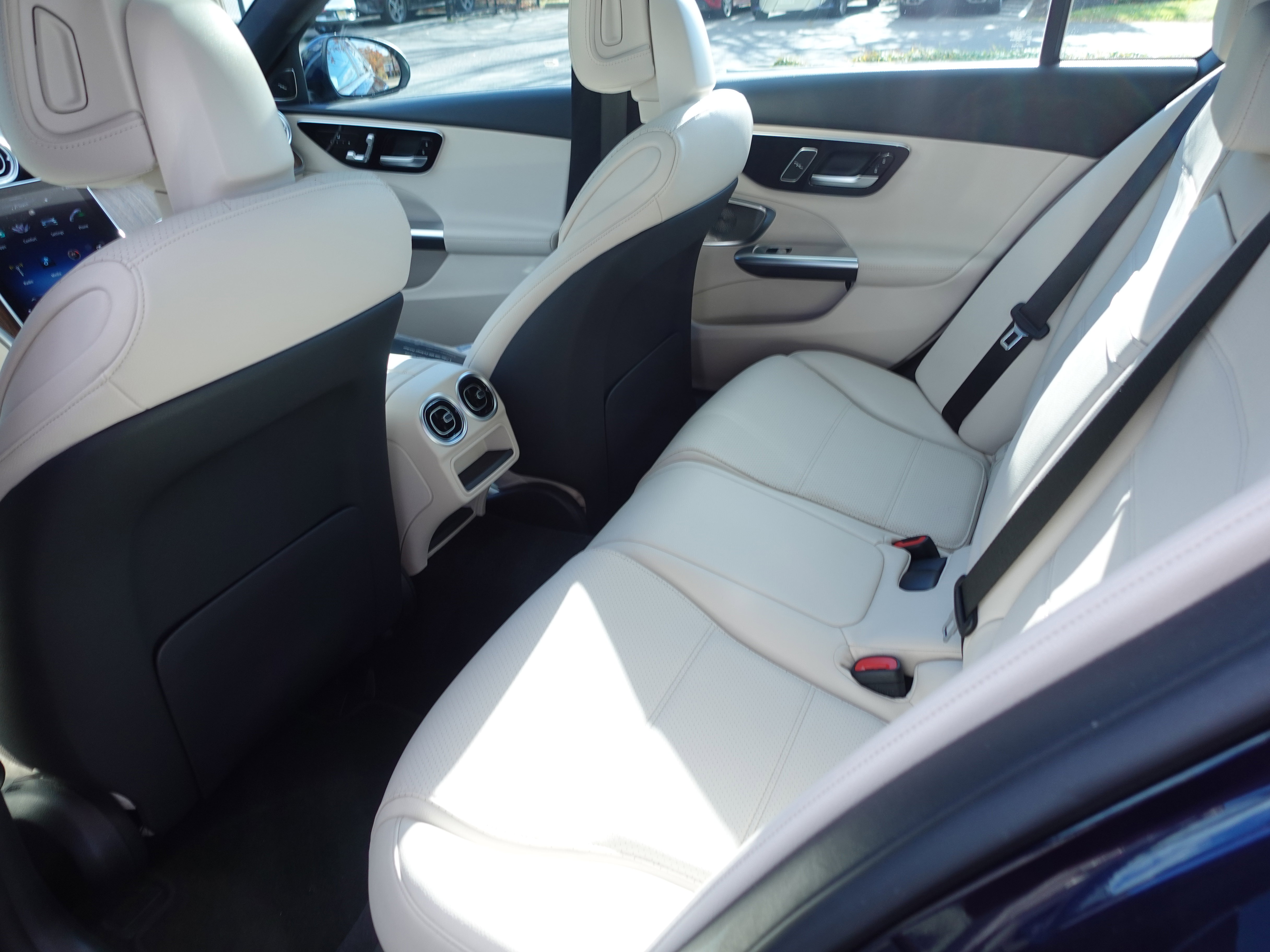 Used 2022 Mercedes-Benz C 300 4MATIC Sedan image 10