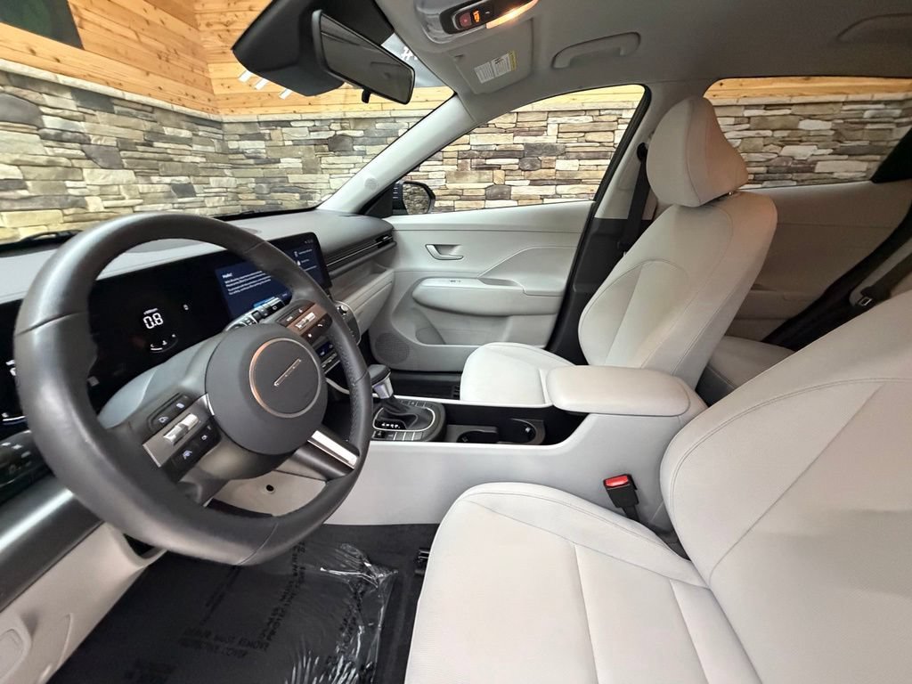 Used 2024 Hyundai Kona SEL AWD/4WD image 29