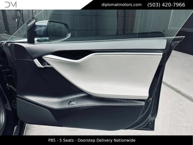 Used 2013 Tesla Model S Performance RWD image 26