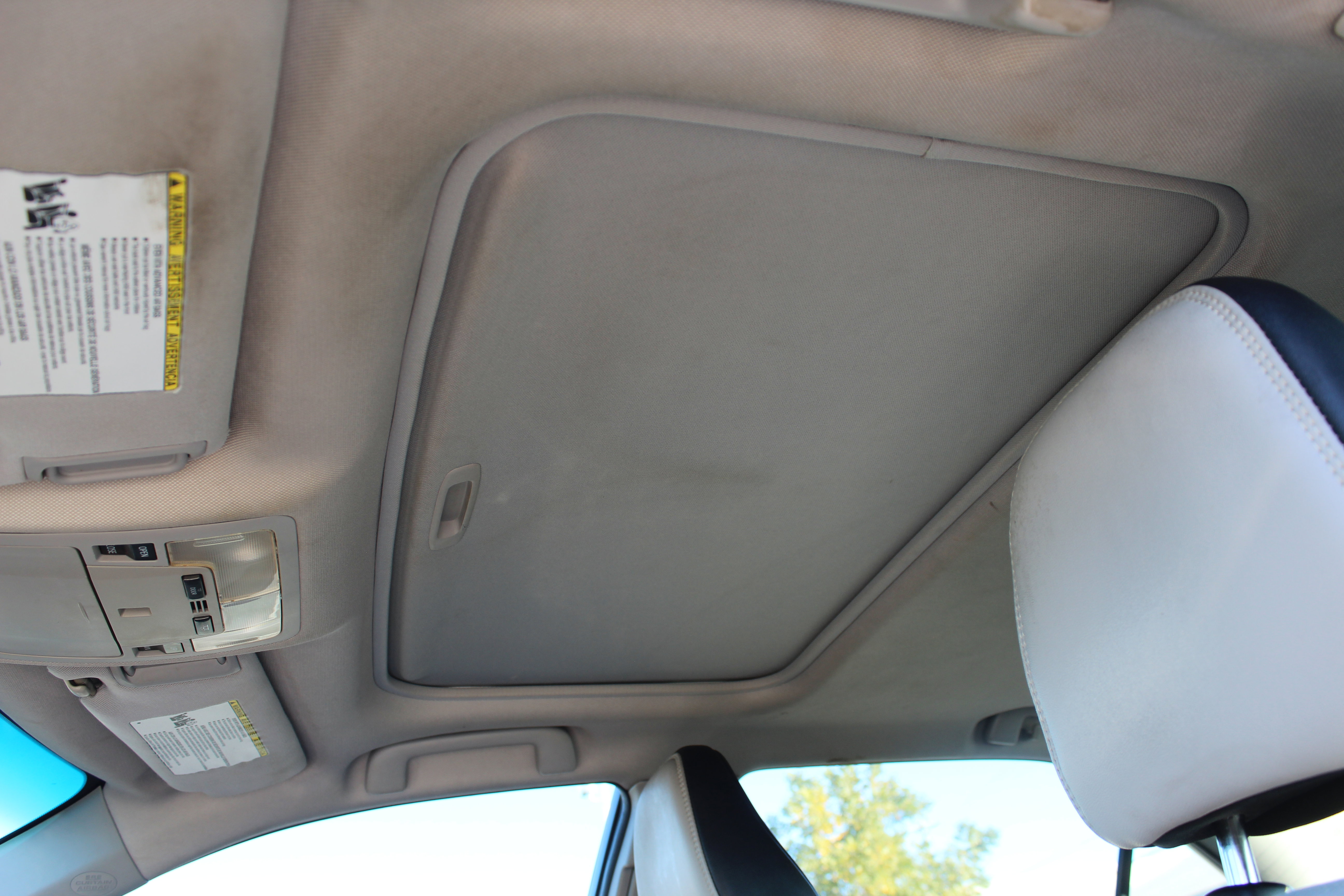 Used 2017 Toyota Camry SE w/ Moonroof Package image 3