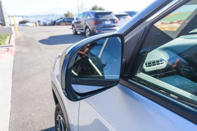 Used 2025 Jeep Compass Limited image 11