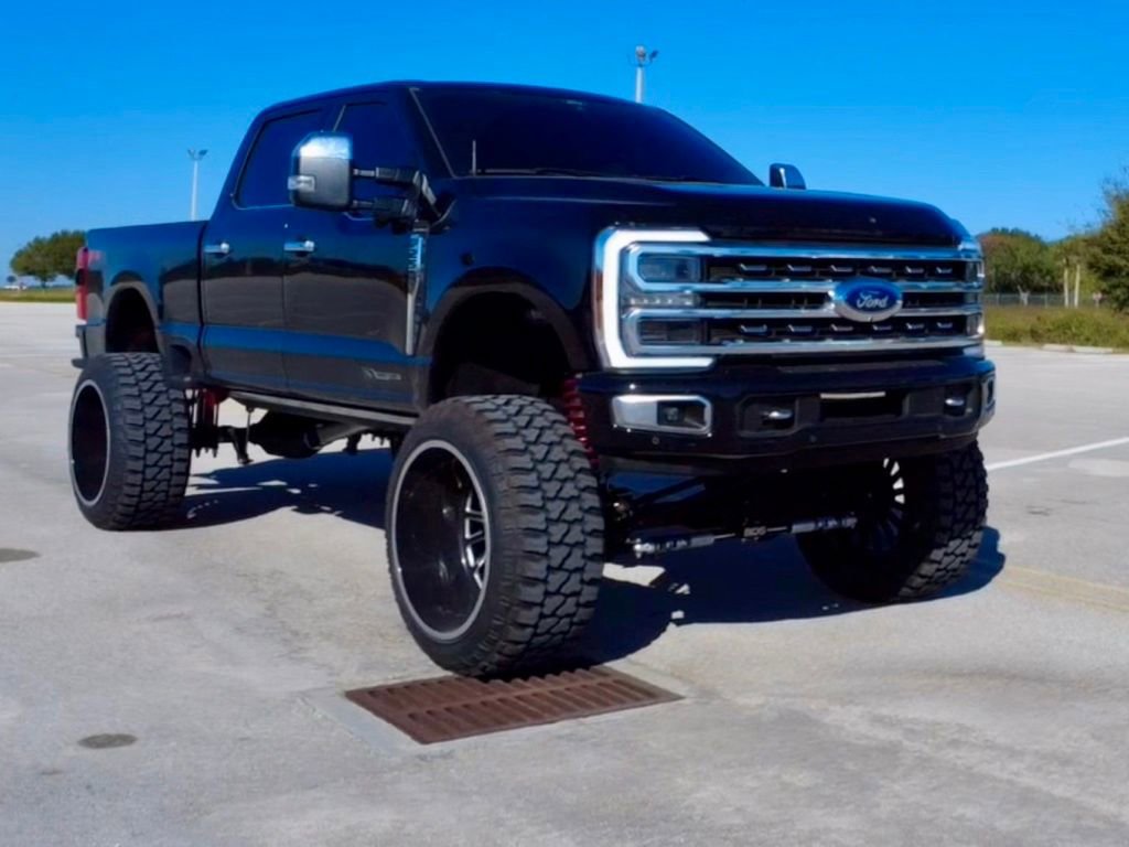 Used 2024 Ford F250 Platinum w/ FX4 Off-Road Package AWD/4WD image 18
