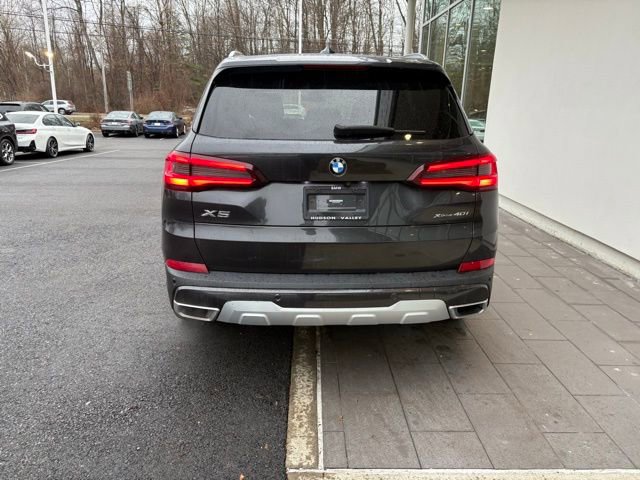 Used 2021 BMW X5 xDrive40i w/ Premium Package image 4