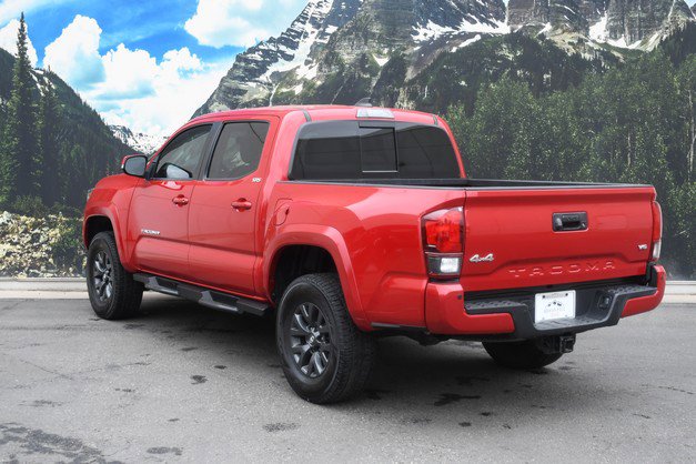Certified 2023 Toyota Tacoma SR5 AWD/4WD image 9