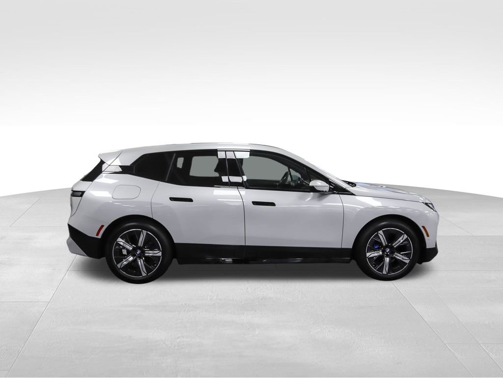 Used 2025 BMW iX M60 w/ Luxury Package image 6