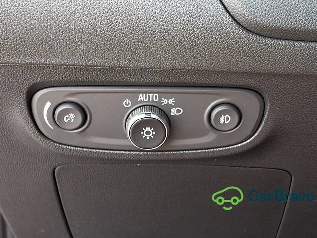 Used 2023 Buick Encore GX Select w/ Sport Touring Package FWD image 24