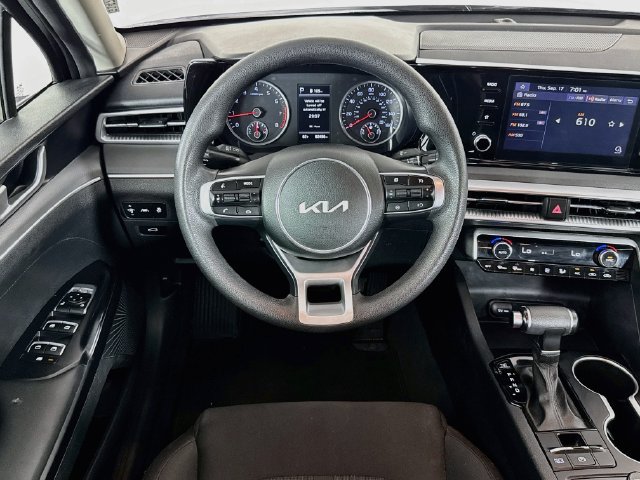 Used 2022 Kia K5 LXS FWD image 14