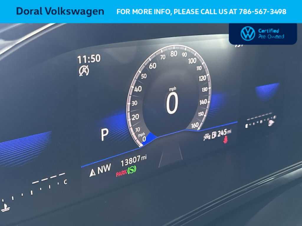 Certified 2024 Volkswagen Taos SE image 16