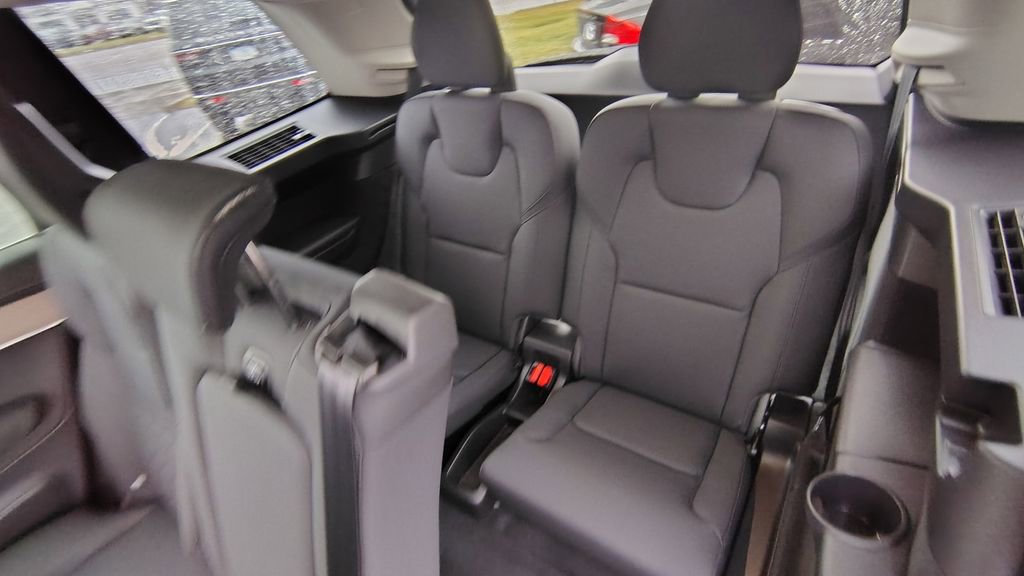 New 2026 Volvo XC90 B6 Plus image 31