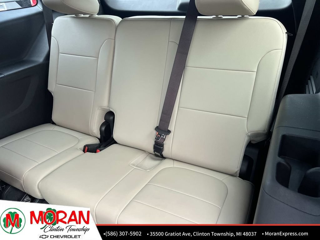 Certified 2022 Chevrolet Traverse LT w/ LT Premium Package FWD image 14
