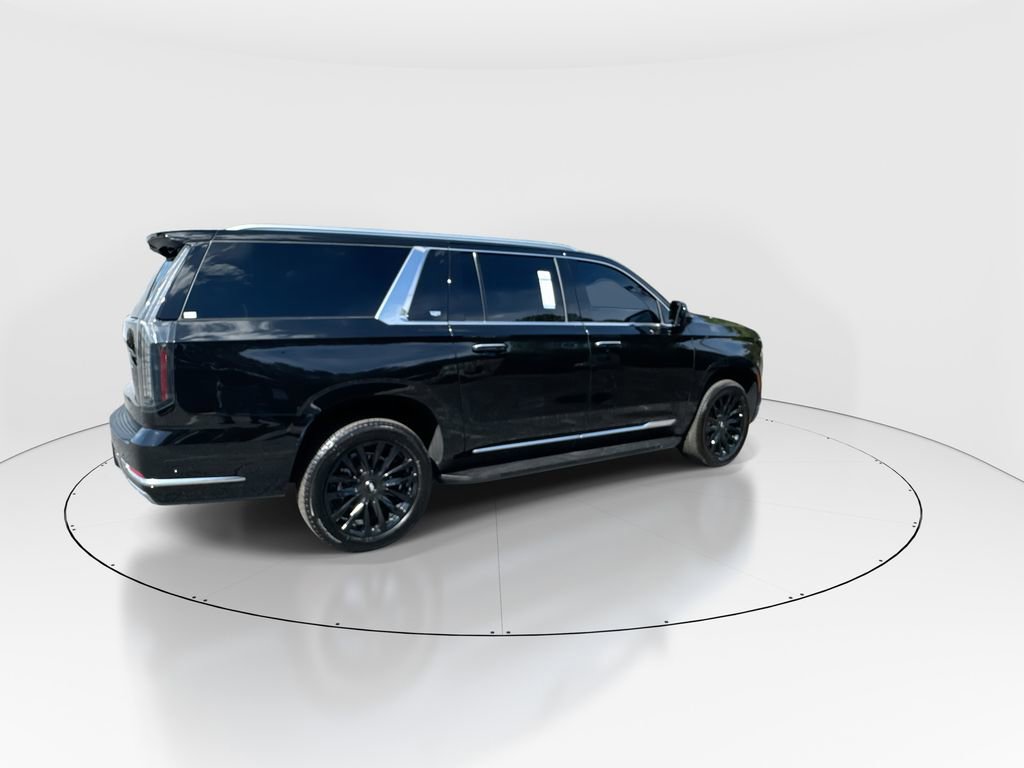 Used 2025 Cadillac Escalade ESV Luxury image 8