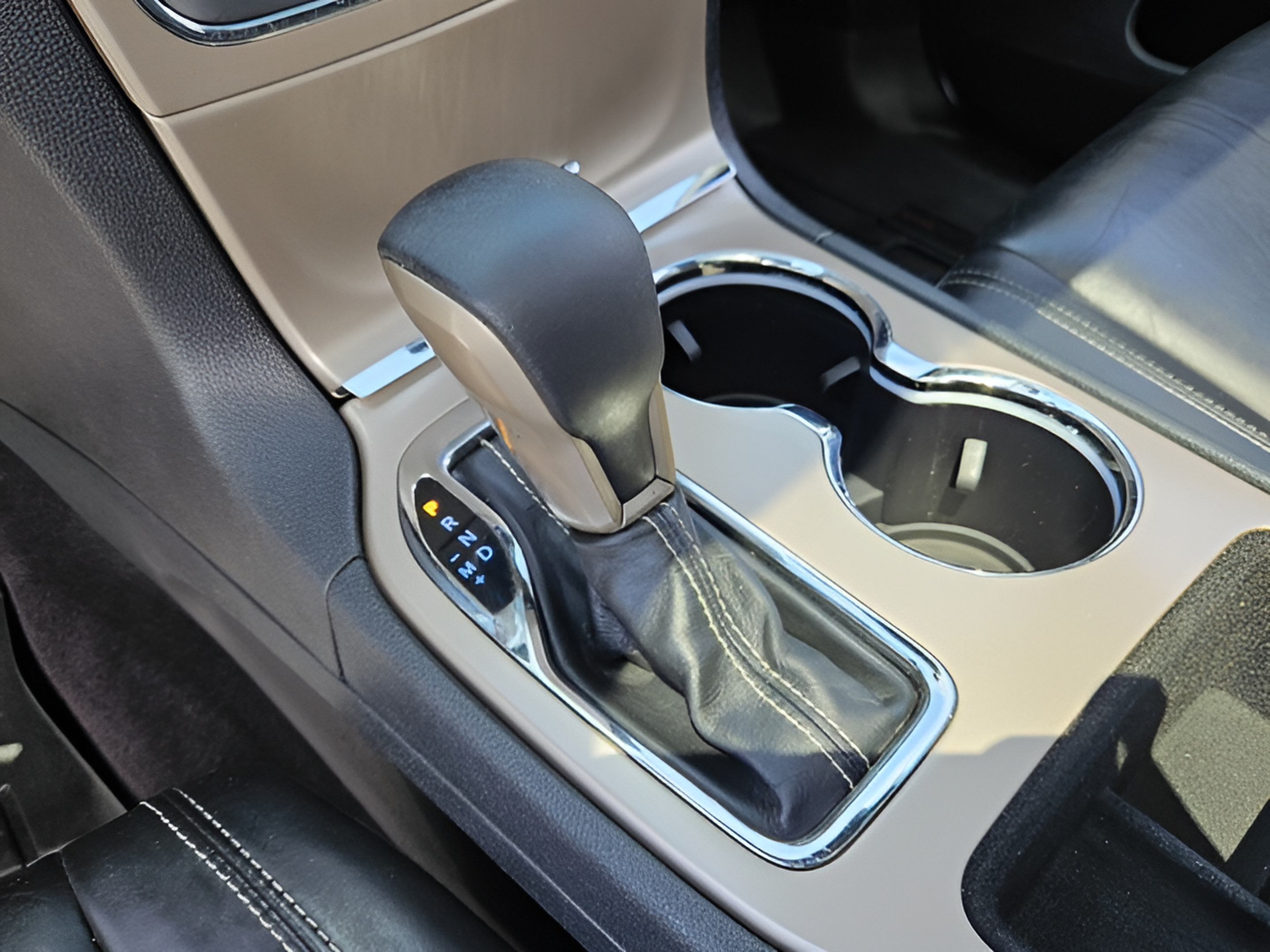 Used 2017 Jeep Grand Cherokee Limited RWD image 15