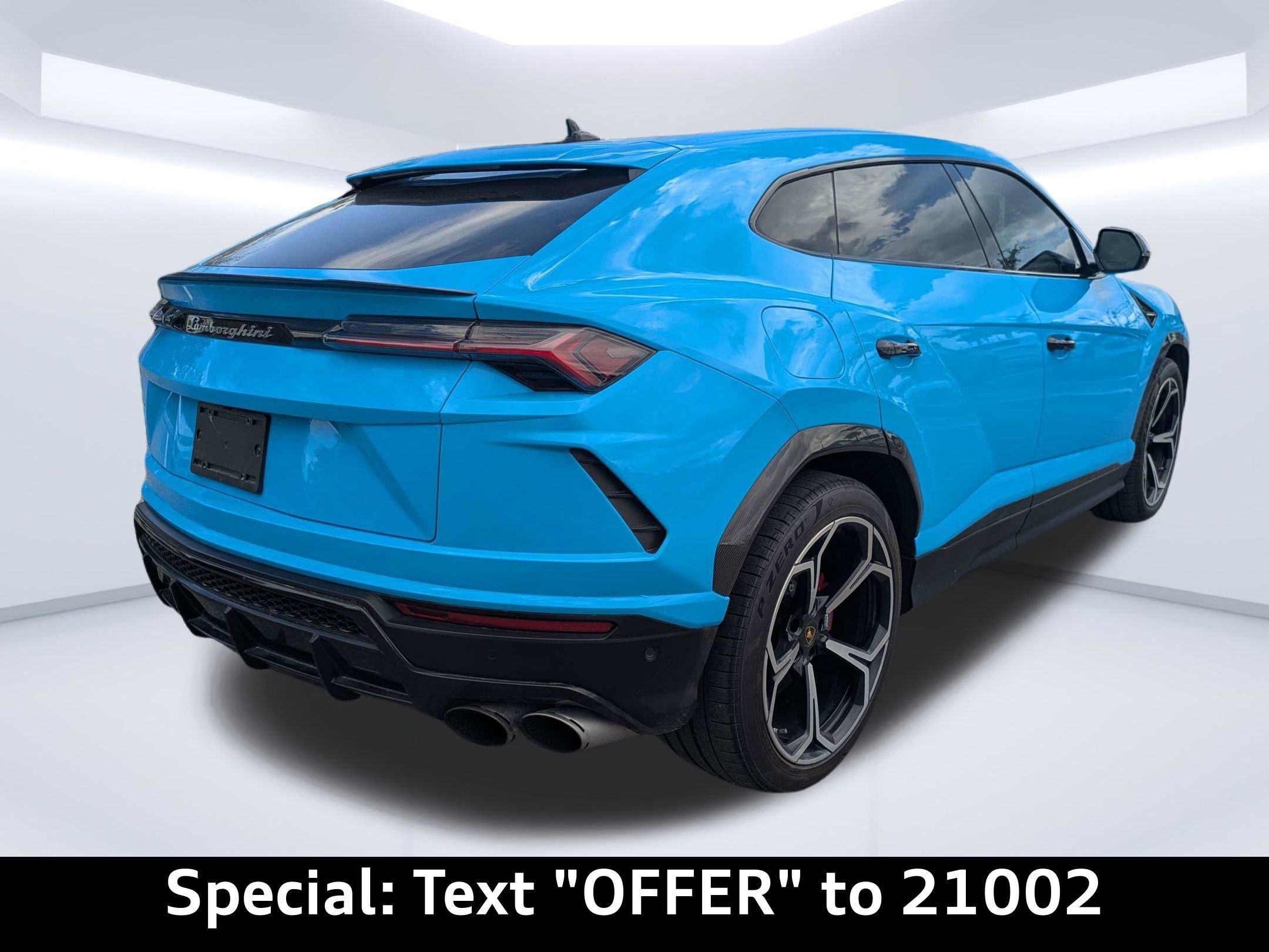 Used 2020 Lamborghini Urus AWD/4WD image 2