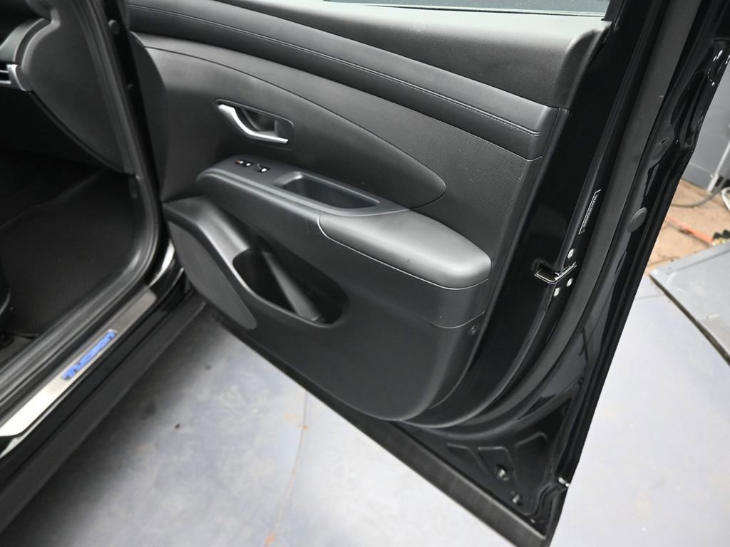 Used 2025 Hyundai Tucson SE AWD/4WD image 30