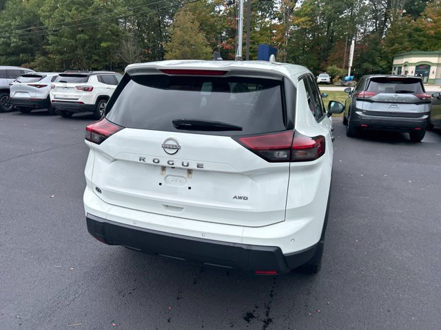 Used 2024 Nissan Rogue S AWD/4WD image 8