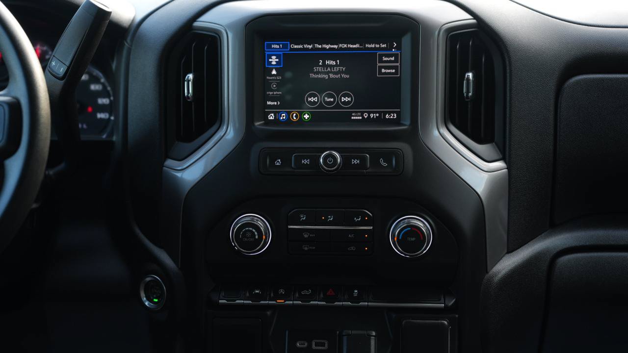 Used 2022 Chevrolet Silverado 1500 Custom AWD/4WD image 12