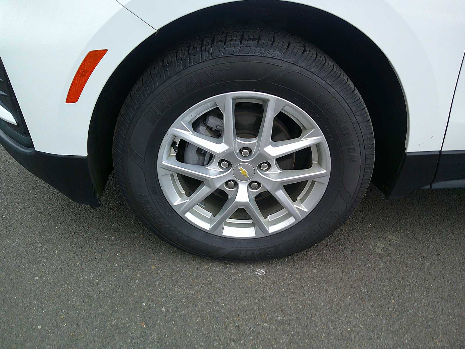 Used 2022 Chevrolet Equinox LS image 9