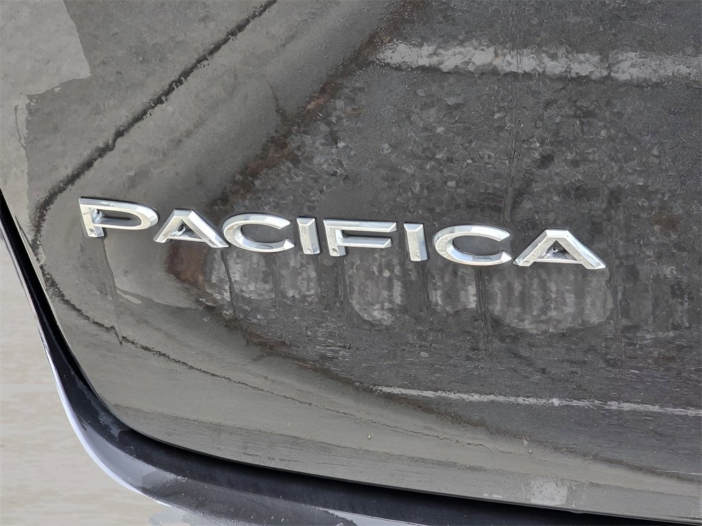 Used 2019 Chrysler Pacifica Touring-L Plus w/ Advanced Safetytec Group image 11