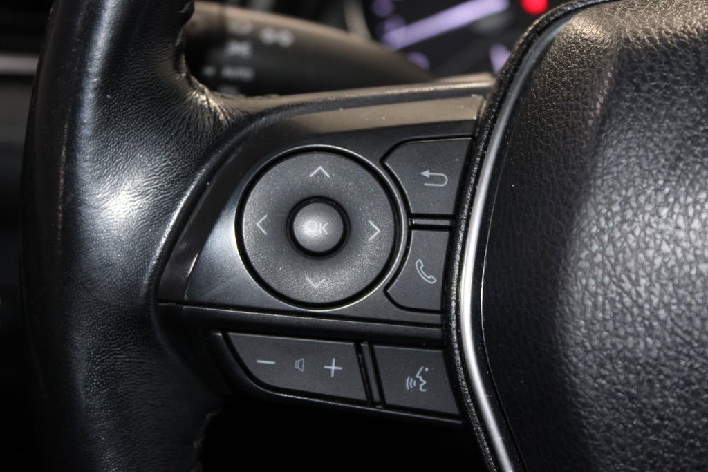 Used 2018 Toyota Camry SE image 18