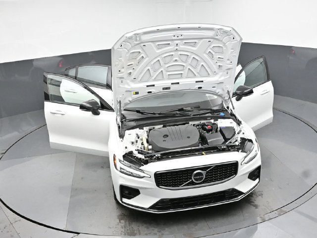 Used 2025 Volvo S60 B5 Plus FWD image 48