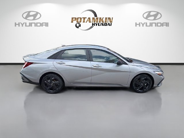 Certified 2026 Hyundai Elantra Sport FWD image 5