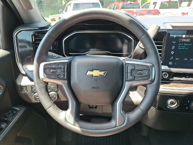 Used 2023 Chevrolet Silverado 1500 LT w/ Z71 Off-Road Package AWD/4WD image 11