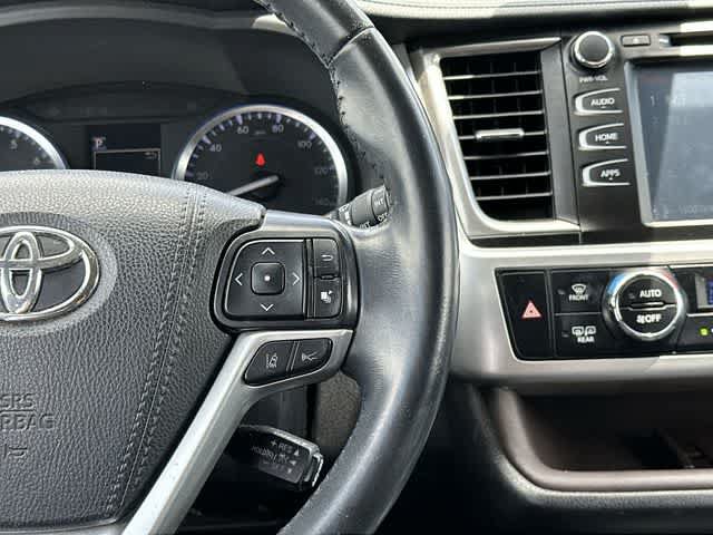 Used 2019 Toyota Highlander XLE AWD/4WD image 9