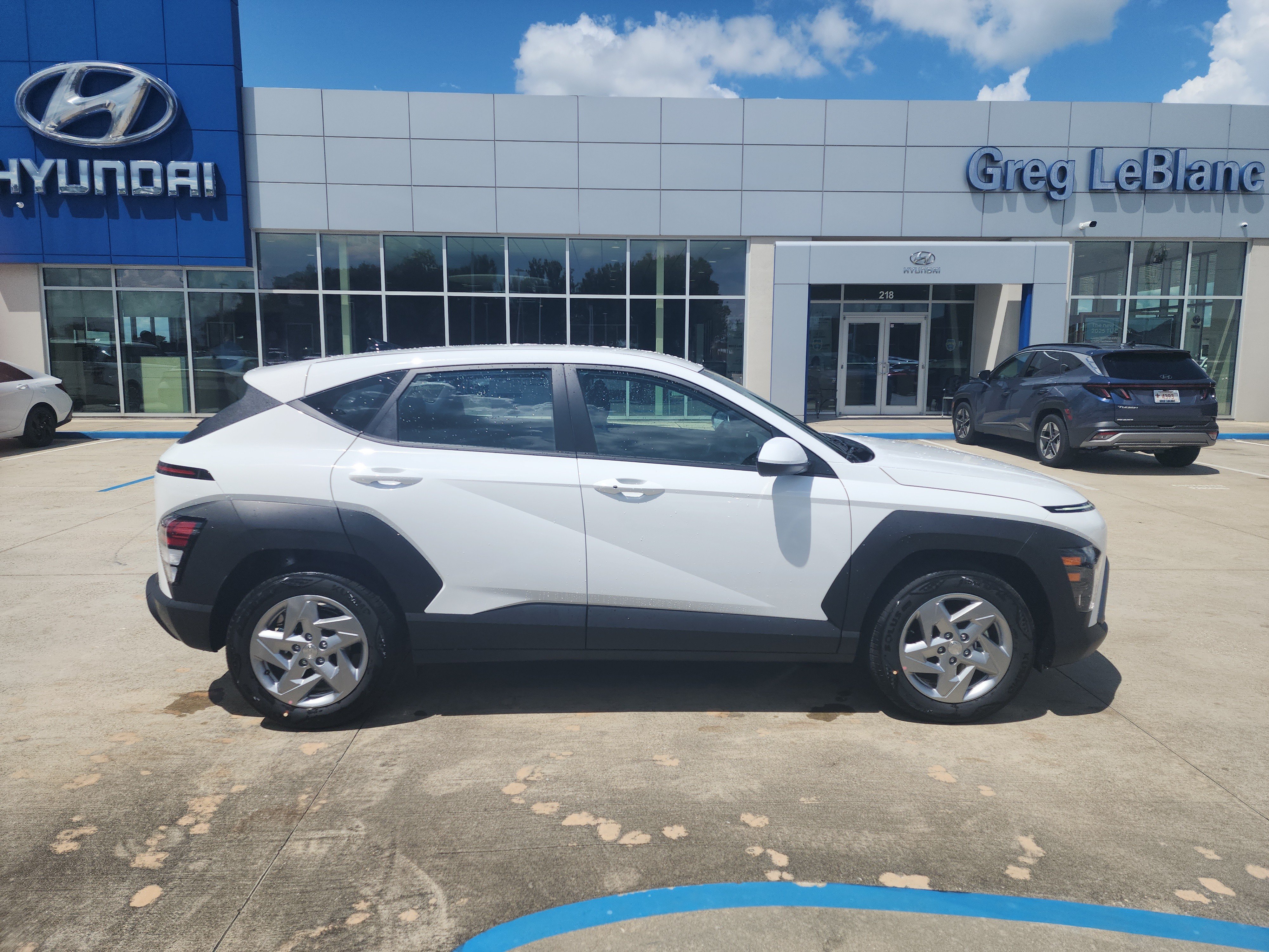 New 2027 Hyundai Kona SE FWD image 8